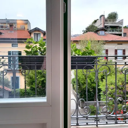 Santagata Pensión Como